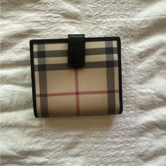 Burberry wallet - Picture 2 of 8